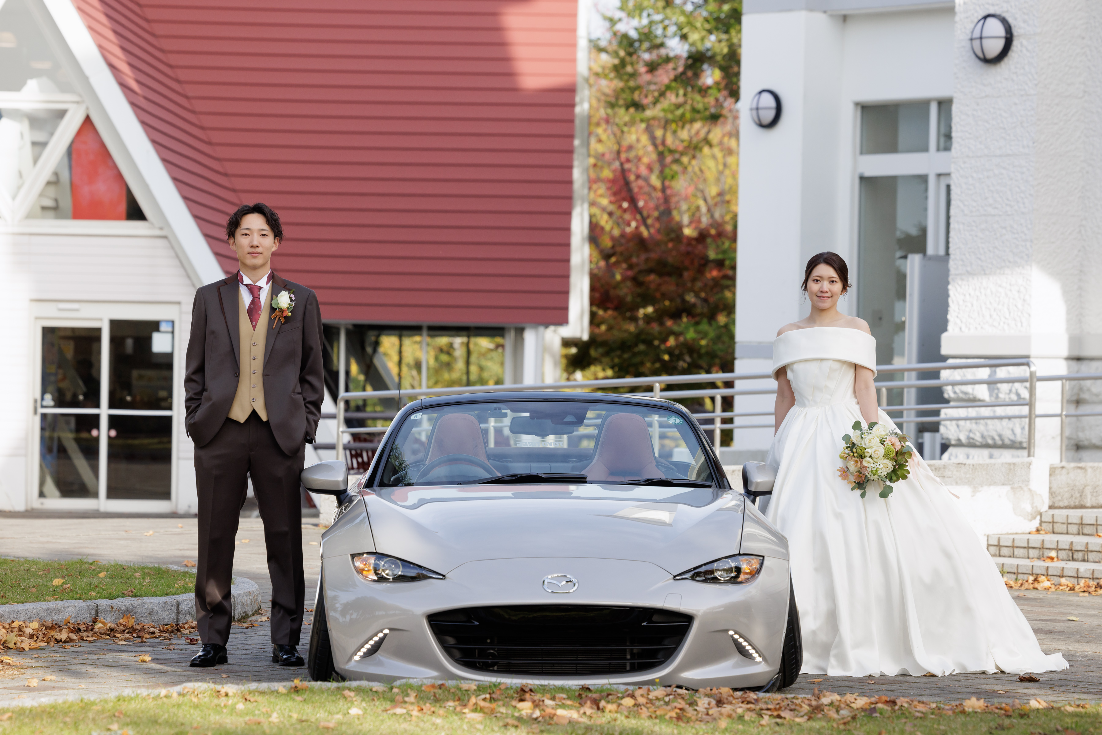 【2025年10月のウェディングレポート】車が大好きなおふたり！札幌ブランバーチ・チャペルで素敵なご結婚式を♪